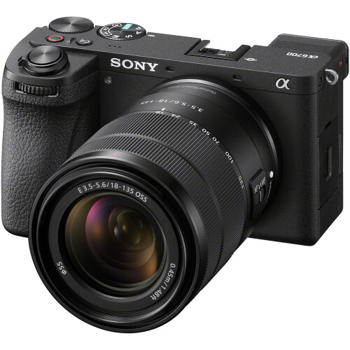 Sony a6700 spiegellose Kamera mit 18-135 mm Objektiv
